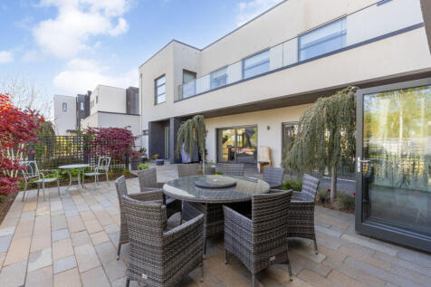 5 bed, 5 bath Detached in Edinburgh - Photo 39