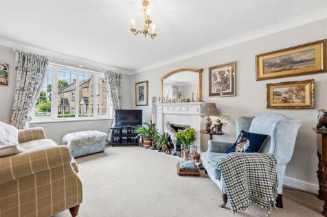 Sitting Room to window.jpg