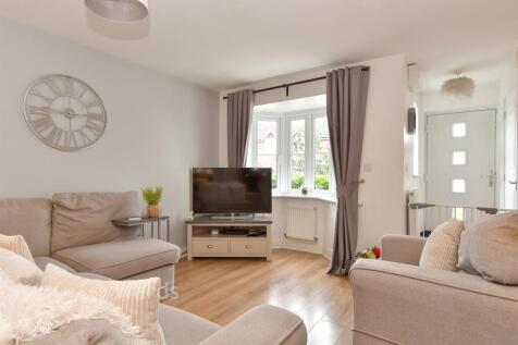 Lounge/Dining Area