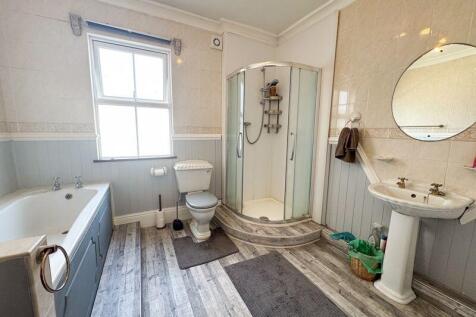 Bathroom ff