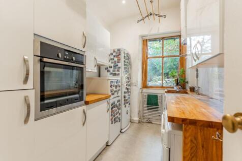 5 bed, 3 bath Detached in Glasgow - Photo 47