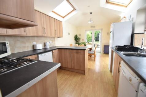 6 Bedroom House in CF24 4ET