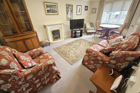Lounge Dining Room.jpg