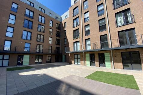 ** SECURE UNDERGROUND PARKING SPACE INCLUDED ** Available Immediately. Furnished. Forming part of the recently built Middlewood Plaza development next to Middlewood Locks, is this fantastic two bedroo