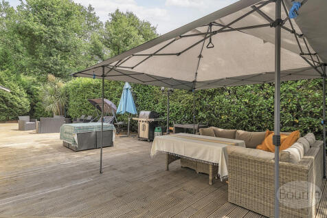 e7aef083-3648-4c9...