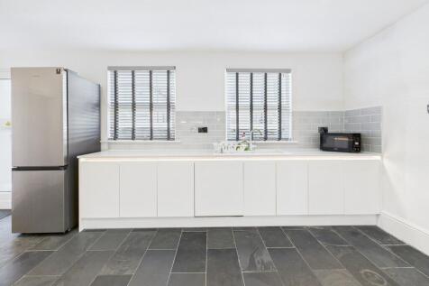 CAM03974G0-PR0120...