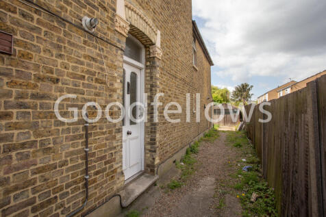 104a Morden Rd-2.jpg