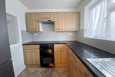 6 greathurst end kitchen.jpg