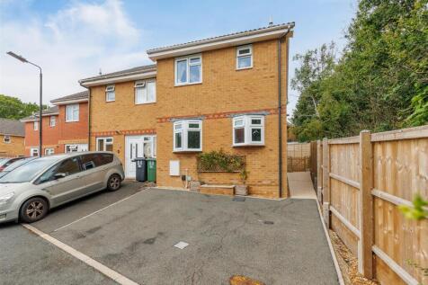 End of terrace property