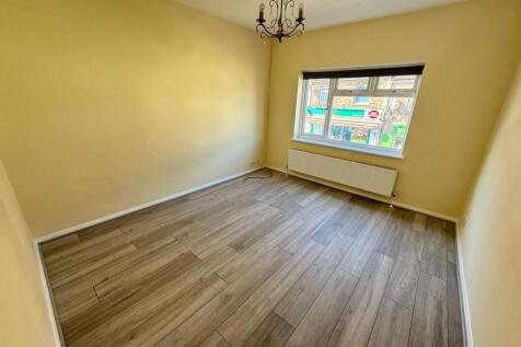 Modern 3 bedroom flat available to rent!