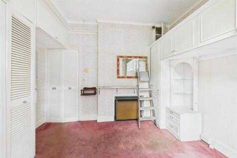 Cliff Lodge, 13 Old Teignmouth Road, Dawlish EX7 0