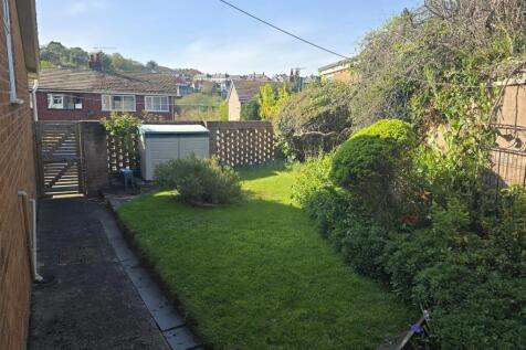 Side garden.jpeg