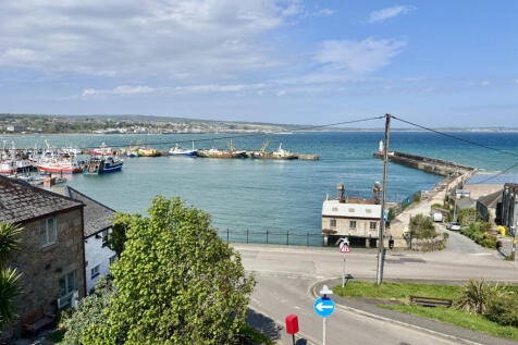 3 Bedroom Maisonette for Sale