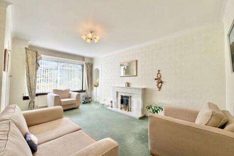 Glasgow Road, Ralston lounge shot