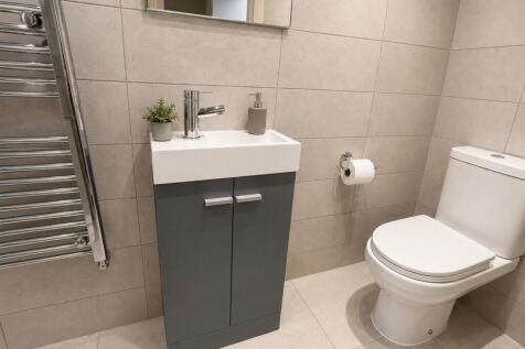 Bathroom1.jpeg