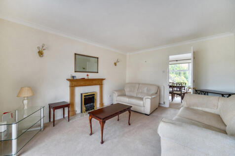 1385811-15-693c01...