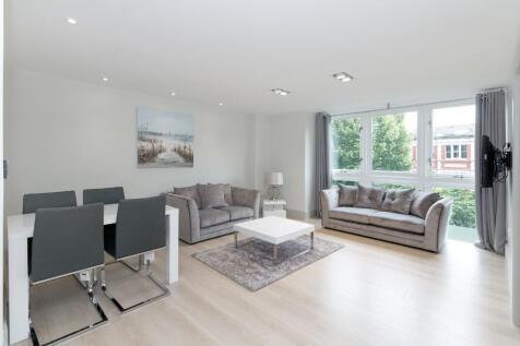 Bright newly refurbished 2 bedroom, 2 bathroom apartment in a converted factory building at Maltings Place, SE1. Set within a gated development with concierge, 24-hour security and lift access. Floor-