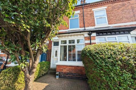 Conveniently located in this sought after cul de sac, just off Marston Road, this considerably improved and immaculately presented traditional character property is superbly located for Boldmere villa