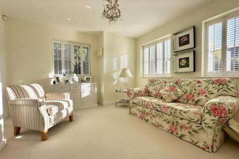 versatile bed 3/family room