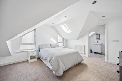 Bedroom Four to en-suite.jpg