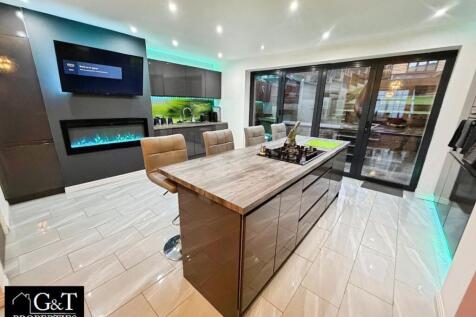 Kitchen/Dining Area