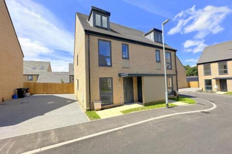 4 Bedroom Semi-Detached in LU4 9JW