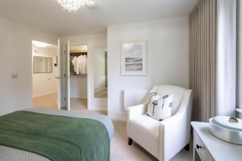 Manns Lodge Show Apartment Master Bedroom.jpg