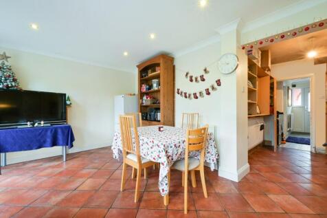 ASHURST ROAD (5).jpg