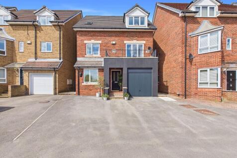 Private Driveway & Garage