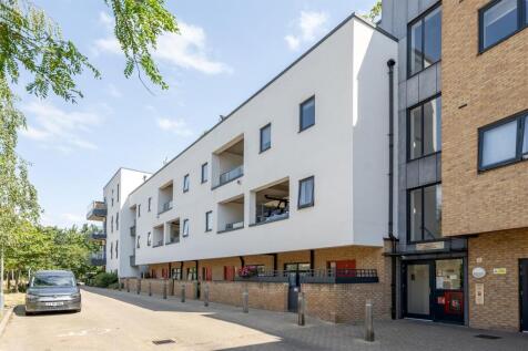 Robinswood Gardens, E17