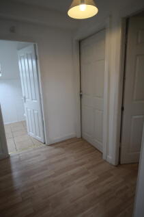 Enjoy the convenience of city living in the heart of Leeds city centre with this well-managed property from Samara Lettings.