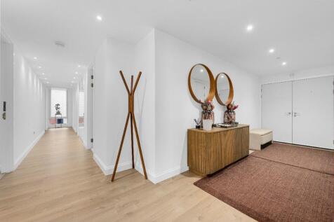 4 bed, 4 bath Apartment in Manchester - Photo 22