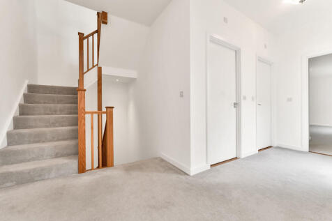 First Floor Landi...