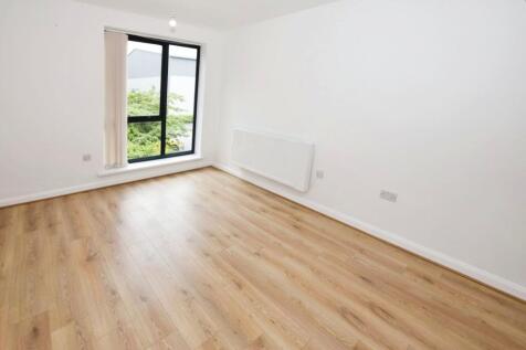 VIDEO TOUR AVAILABLE | AVAILABLE NOW | UNFURNISHED | PARKING | Medlock Place is located next to the town centre of Droylsden which has a variety of amenities, shops and bars, as well as this there is