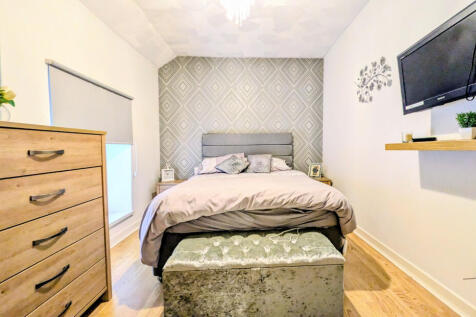 PXL_20251107_125945086.MP~2