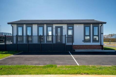 RESIZED - Plot 19 HR Front Outside 1.jpg