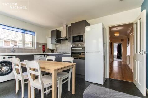 Kitchen / Living Room