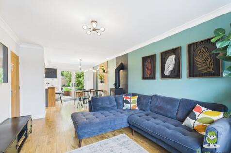 EweMove Basingstoke Avon Road Sitting Room