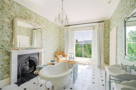 Jack &amp; Jill Bathroom