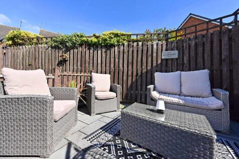 GARDEN PATIO AREA