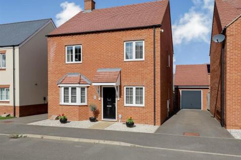 32Braeburn WayFront.jpg