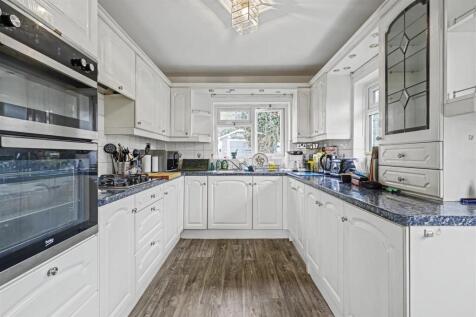 Kitchen 1_1.jpeg