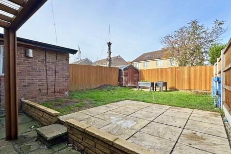 Rear Garden b.jpg