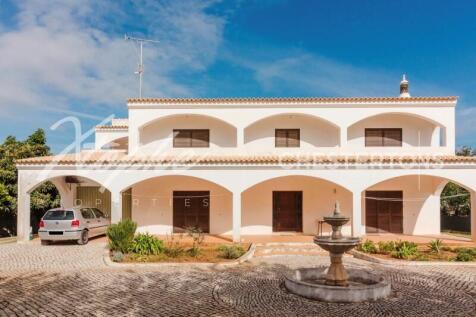 Almancil Renovation Project 5 Bed Villa For Sale (1)