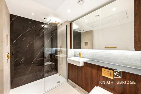 60 12 40 Landmark Square (4).jpg