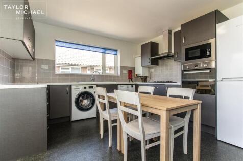 Kitchen / Living Room