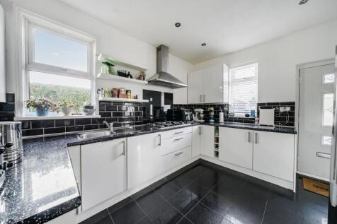 34 Thorpe Lea Rd, kitchen 1
