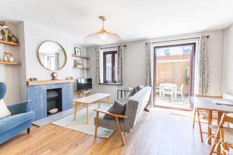 Sitting/Dining Room