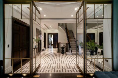 7 bed, 8 bath Town House in London - Photo 16
