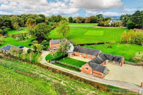 Sparrows Wicket Stunning Surrounds.jpeg